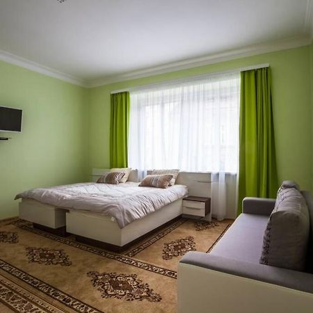 Luxury Air-Conditioned Family Apartment Spitalska Old Town Bratislava Exteriér fotografie