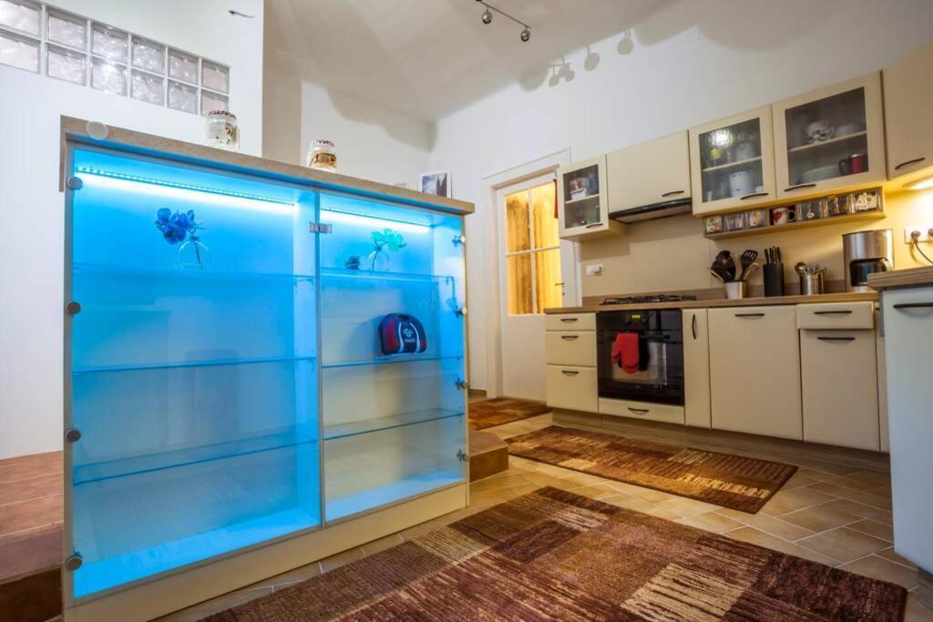 Luxury Air-Conditioned Family Apartment Spitalska Old Town Bratislava Exteriér fotografie