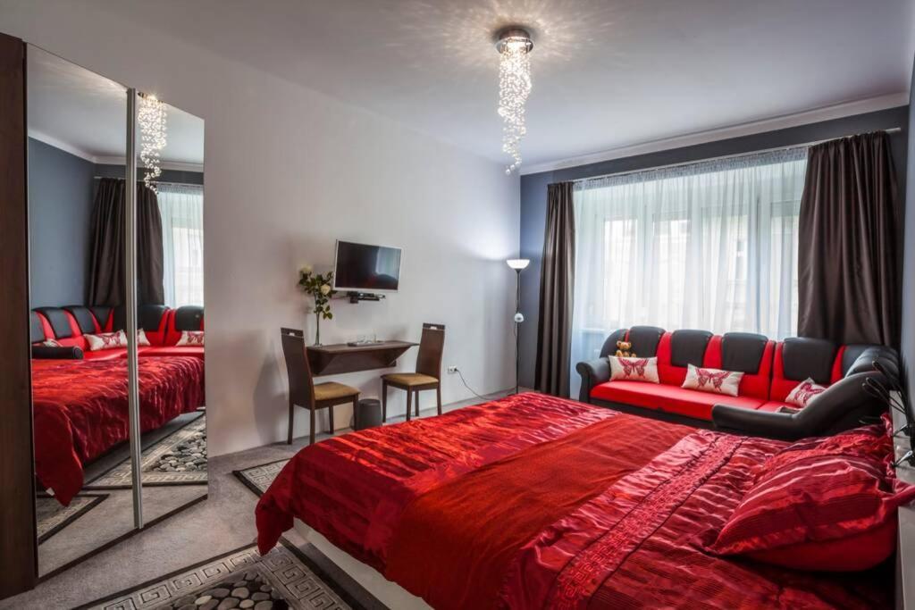 Luxury Air-Conditioned Family Apartment Spitalska Old Town Bratislava Exteriér fotografie